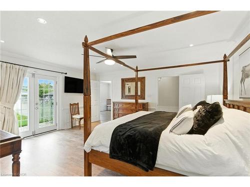 24 Meander Close, Carlisle, ON - Indoor Photo Showing Bedroom