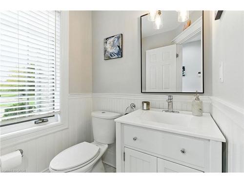 24 Meander Close, Carlisle, ON - Indoor Photo Showing Bathroom