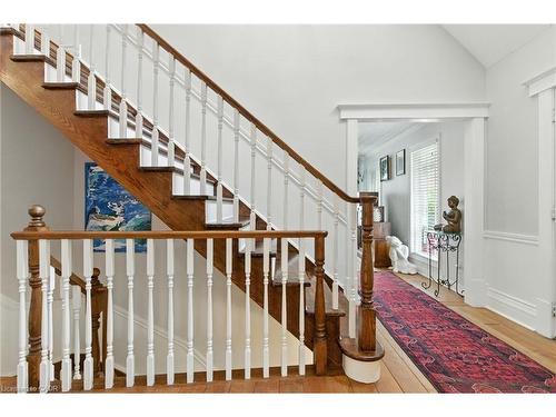 24 Meander Close, Carlisle, ON - Indoor Photo Showing Other Room