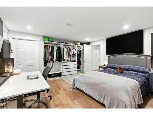 24 Meander Close, Carlisle, ON - Indoor Photo Showing Bedroom