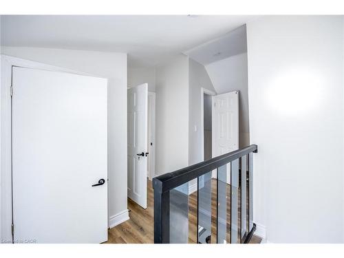 143 Glendale Avenue N, Hamilton, ON - Indoor Photo Showing Other Room