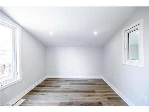 143 Glendale Avenue N, Hamilton, ON - Indoor Photo Showing Other Room