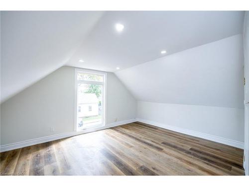 143 Glendale Avenue N, Hamilton, ON - Indoor Photo Showing Other Room