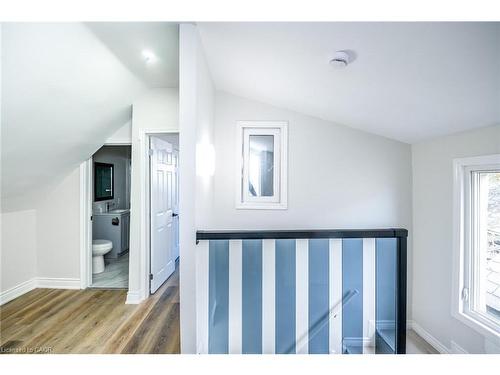 143 Glendale Avenue N, Hamilton, ON - Indoor Photo Showing Other Room