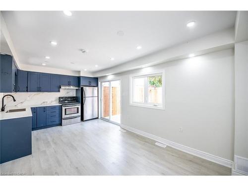 143 Glendale Avenue N, Hamilton, ON - Indoor Photo Showing Kitchen With Upgraded Kitchen