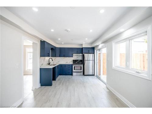 143 Glendale Avenue N, Hamilton, ON - Indoor Photo Showing Kitchen