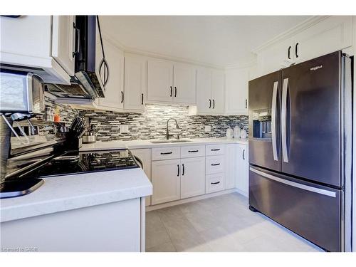 26 Cluthe Crescent, Kitchener, ON - Indoor Photo Showing Kitchen