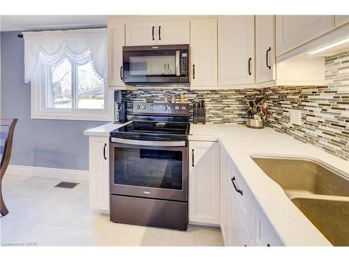 26 Cluthe Crescent, Kitchener, ON - Indoor Photo Showing Kitchen