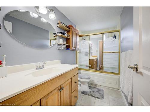 26 Cluthe Crescent, Kitchener, ON - Indoor Photo Showing Bathroom