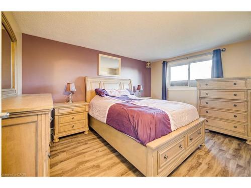 26 Cluthe Crescent, Kitchener, ON - Indoor Photo Showing Bedroom