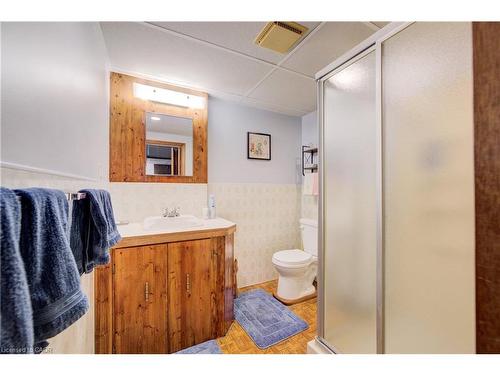 26 Cluthe Crescent, Kitchener, ON - Indoor Photo Showing Bathroom