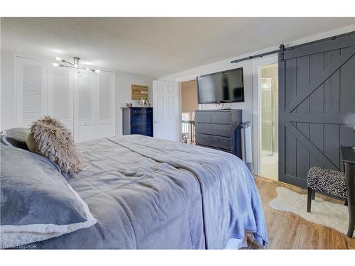 47 Manor Drive, Kitchener, ON - Indoor Photo Showing Bedroom