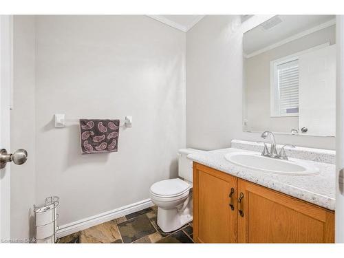 747 Fairway Court, Kitchener, ON - Indoor Photo Showing Bathroom