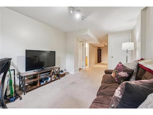 747 Fairway Court, Kitchener, ON - Indoor Photo Showing Living Room