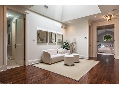 209 Donessle Drive, Oakville, ON - Indoor