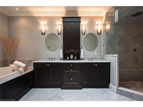 209 Donessle Drive, Oakville, ON - Indoor Photo Showing Bathroom