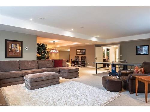 209 Donessle Drive, Oakville, ON - Indoor Photo Showing Living Room