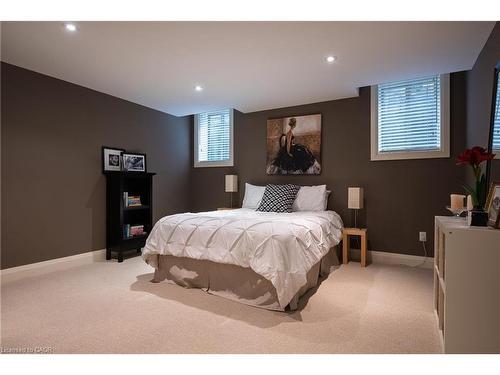209 Donessle Drive, Oakville, ON - Indoor Photo Showing Bedroom