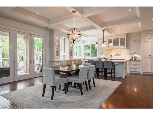 209 Donessle Drive, Oakville, ON - Indoor Photo Showing Dining Room