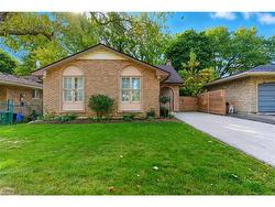 7 Farmer Court  Hamilton, ON L9C 5X9