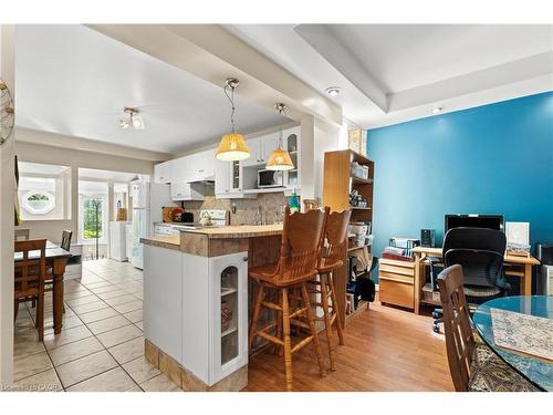 25 Chatham Street, Hamilton, ON - Indoor Photo Showing Dining Room