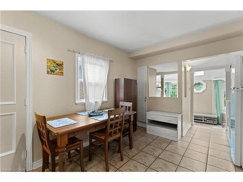 25 Chatham Street, Hamilton, ON - Indoor Photo Showing Dining Room