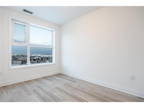 512-1936 Rymal Road E, Hamilton, ON - Indoor Photo Showing Other Room