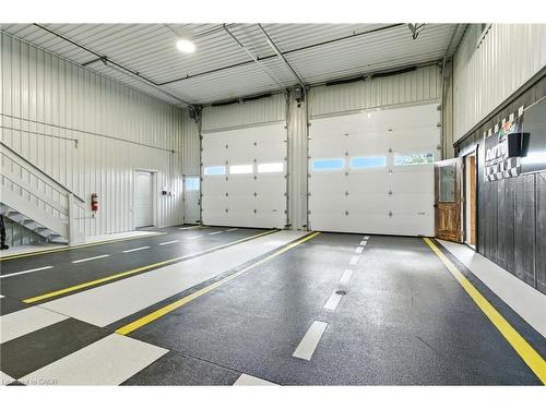 437 6Th Concession Road E, Flamborough, ON - Indoor Photo Showing Garage