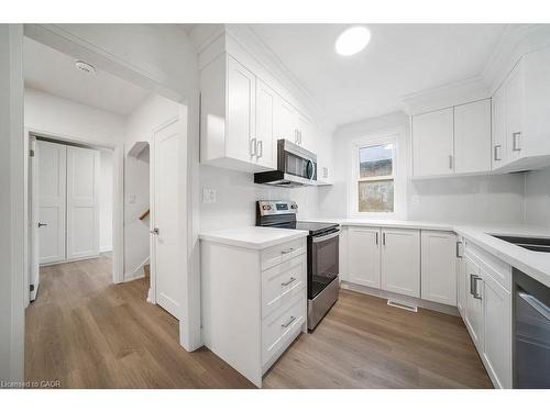 Unit 1-172 East 34Th Street, Hamilton, ON - Indoor Photo Showing Kitchen
