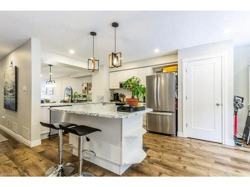 77-26 Moss Boulevard, Hamilton, ON - Indoor Photo Showing Kitchen With Upgraded Kitchen