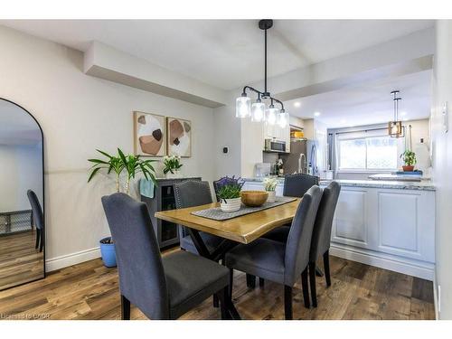 77-26 Moss Boulevard, Hamilton, ON - Indoor Photo Showing Dining Room