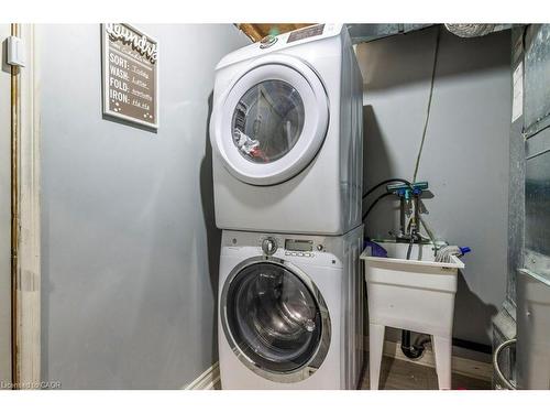 77-26 Moss Boulevard, Hamilton, ON - Indoor Photo Showing Laundry Room