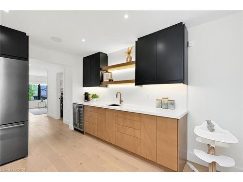 162 Stone Church Road E, Hamilton, ON - Indoor Photo Showing Kitchen