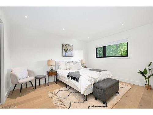 162 Stone Church Road E, Hamilton, ON - Indoor Photo Showing Bedroom