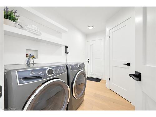 162 Stone Church Road E, Hamilton, ON - Indoor Photo Showing Laundry Room