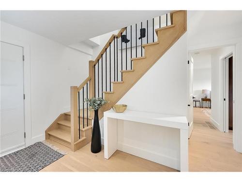 162 Stone Church Road E, Hamilton, ON - Indoor Photo Showing Other Room