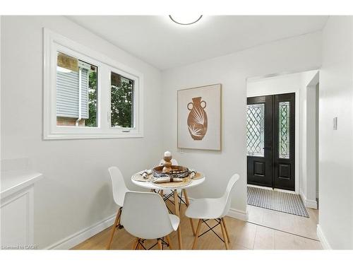 1423 Thornton Road, Burlington, ON - Indoor Photo Showing Dining Room