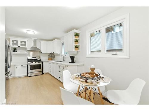 1423 Thornton Road, Burlington, ON - Indoor