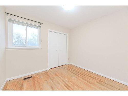 5479 Schueller Crescent, Burlington, ON - Indoor Photo Showing Other Room