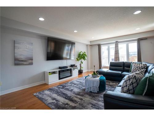 2427 Asima Drive, London, ON - Indoor Photo Showing Living Room