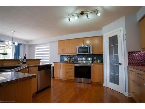 2427 Asima Drive, London, ON - Indoor Photo Showing Kitchen