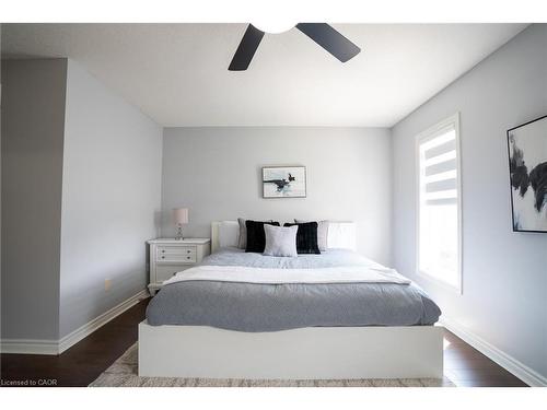 2427 Asima Drive, London, ON - Indoor Photo Showing Bedroom
