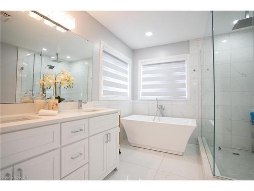 2427 Asima Drive, London, ON - Indoor Photo Showing Bathroom