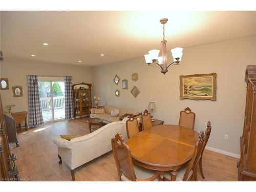 157 Silverbirch Boulevard, Hamilton, ON - Indoor Photo Showing Dining Room