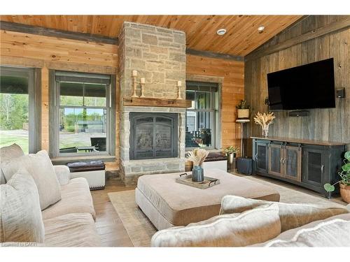 437 6Th Concession Road E, Flamborough, ON - Indoor Photo Showing Living Room With Fireplace