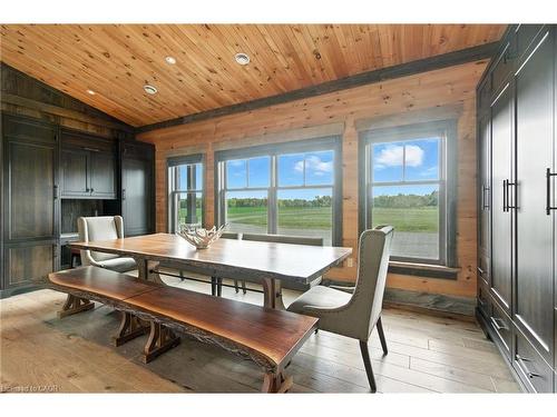 437 6Th Concession Road E, Flamborough, ON - Indoor Photo Showing Dining Room