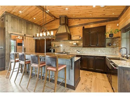 437 6Th Concession Road E, Flamborough, ON - Indoor Photo Showing Kitchen With Upgraded Kitchen