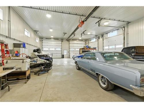 437 6Th Concession Road E, Flamborough, ON - Indoor Photo Showing Garage