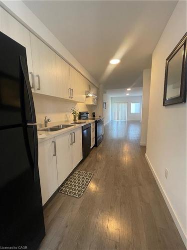 400 Alberta Street, Welland, ON - Indoor Photo Showing Kitchen With Double Sink