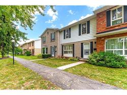 4-5475 Lakeshore Road  Burlington, ON L7L 1E1